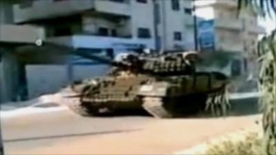 Tank on the streets of Syria