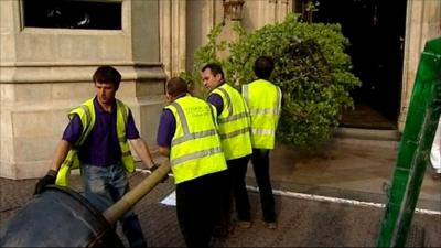 Tree being carried into Westminster Abbey