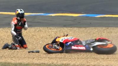 Dani Pedrosa crashes out of the French MotoGP at Le Mans