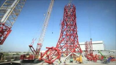 Construction of the ArcelorMittal Orbit’s at the Olympic Park.