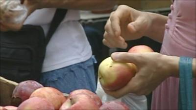 Apples on stall