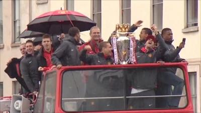 Manchester United on parade bus