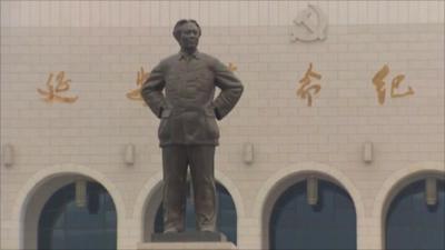 Mao Zedong statue