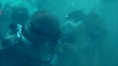 A couple got married under the sea in Mexico