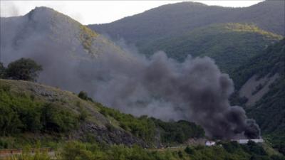 Kosovo's northern border post on fire