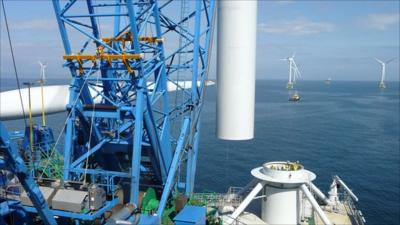 Wind turbine installation on a sea jack