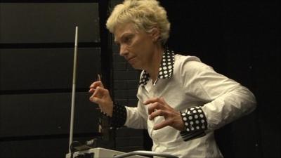 Theremin performer