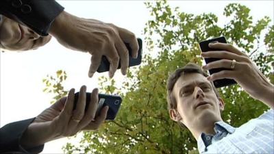 Mobile phones being used in Didcot