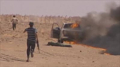 Suspected pro-Gaddafi loyalists flee rebel ambush