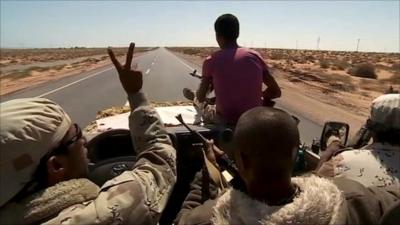 Rebels on the road to Sirte