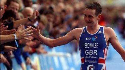 Alistair Brownlee wins the 2011 Hyde Park triathlon