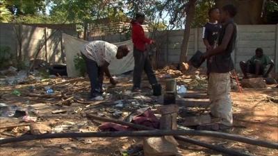 Children on the South Africa/Zimbabwe border