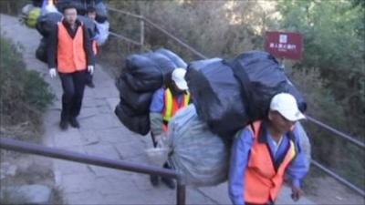 Rubbish collectors at the Great Wall of China