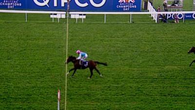 Frankel wins Queen Elizabeth II Stakes