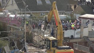 Digger with cutting equipment