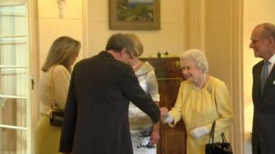 The Queen meets Geoffrey Rush