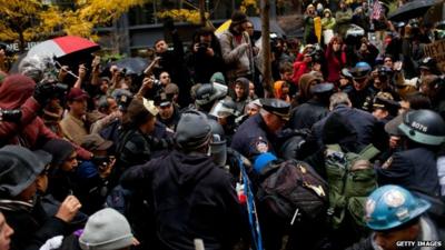 Police clash with protesters in Zuccotti Park, New York