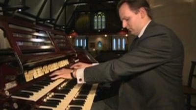 Organist David Enlow playing