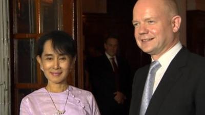 Aung San Suu Kyi and British Foreign Secretary William Hague