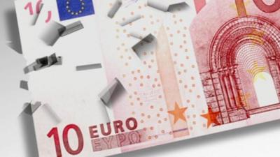 Graphic showing a 10 euro note being fragmented