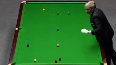 Snooker referee's foul up ruins Graeme Dott's flow