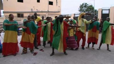 Mali fans