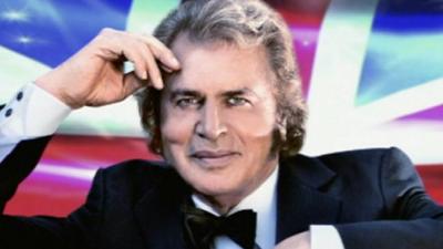 Engelbert Humperdinck in front of the Union flag