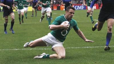 Ireland's Tommy Bowe scores his second try against France