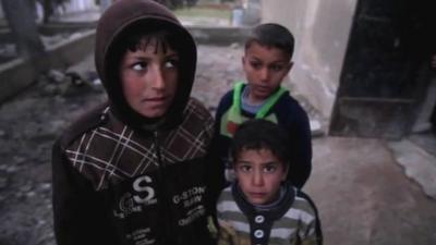 Refugees from Homs - these children do not know where their father is