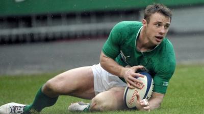 Tommy Bowe scores against France