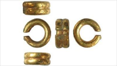 Pictures of the Bronze Age ring