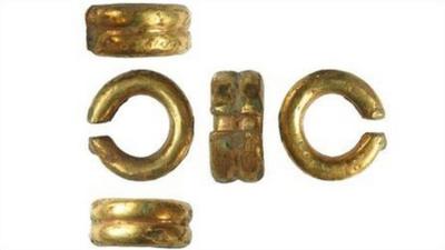 Pictures of the Bronze Age ring