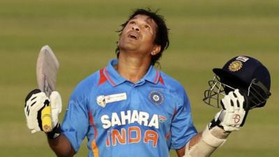 Sachin Tendulkar breaks cricketing record