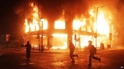 Burning building in Tottenham