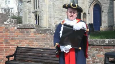 Town cryer