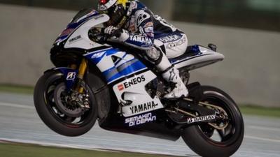 Jorge Lorenzo secures poll at Qatar MotoGP