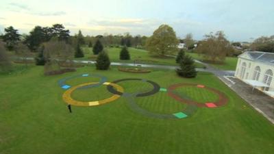 Olympic symbol made of flowers at London's Kew Gardens