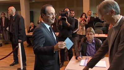 Francois Hollande casts his vote