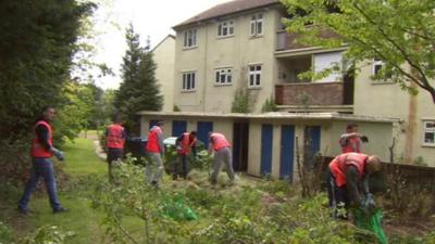 People working as part of a community sentence