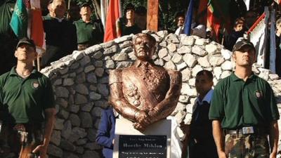 Statue of Admiral Miklos Horthy