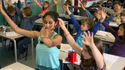 Nel visits a Buddhist school