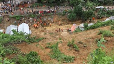 Digging for bodies and survivors after Bangladesh floods