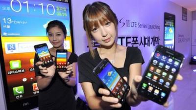 Models showing Samsung Galaxy phones