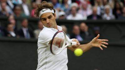 Roger Federer gets an early break in his semi-final with Novak Djokovic