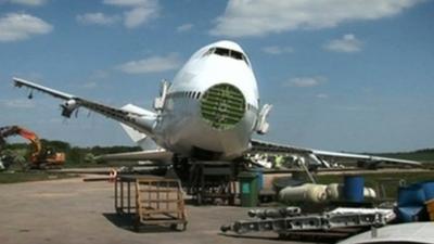 The carcass of a Boeing 747