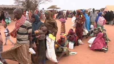 Families queue for food in Somalia