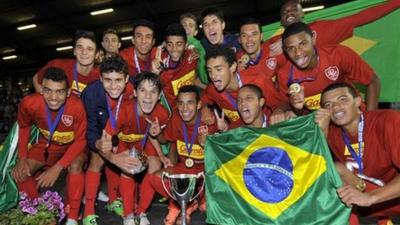 Desportivo Brasil celebrate with the Milk Cup premier trophy