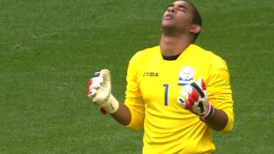 Honduras goalkeeper Jose Mendoza