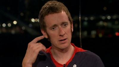 Bradley Wiggins discussing Sean Yates with Gary Lineker