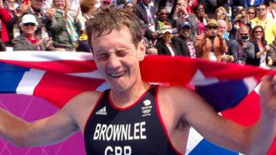 Alistair Brownlee wins triathlon gold